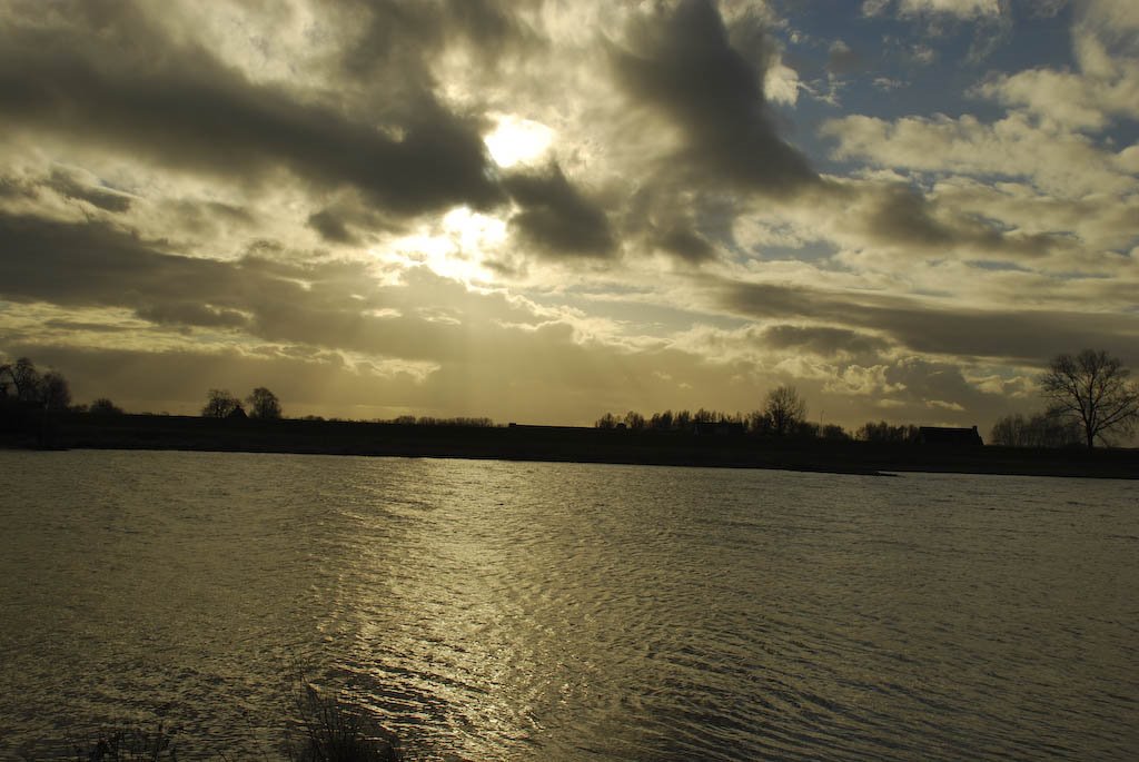 River front looking to the other side by Marc Visser