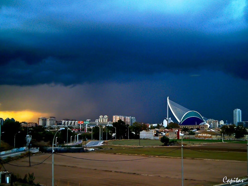 Tormenta sobre la ciudad de las ciencias by capas