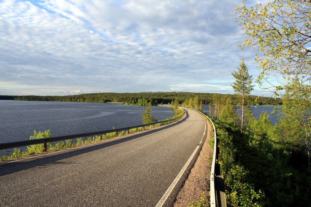 Kemijoki, Illinvuopaja and Pahtaja from near Valajaskoski in Rovaniemi by janiylinampa