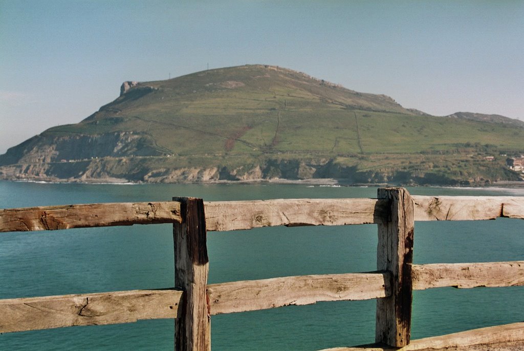 Balcón desde el viejo camino by bernkaf