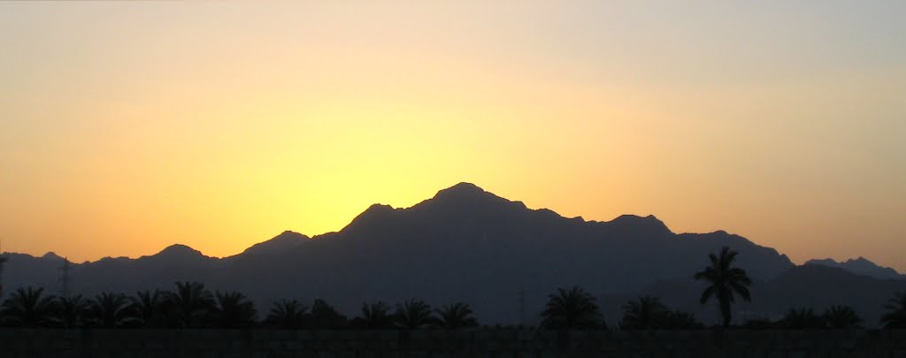 Fujairah sunset by Dmitry Zozulya