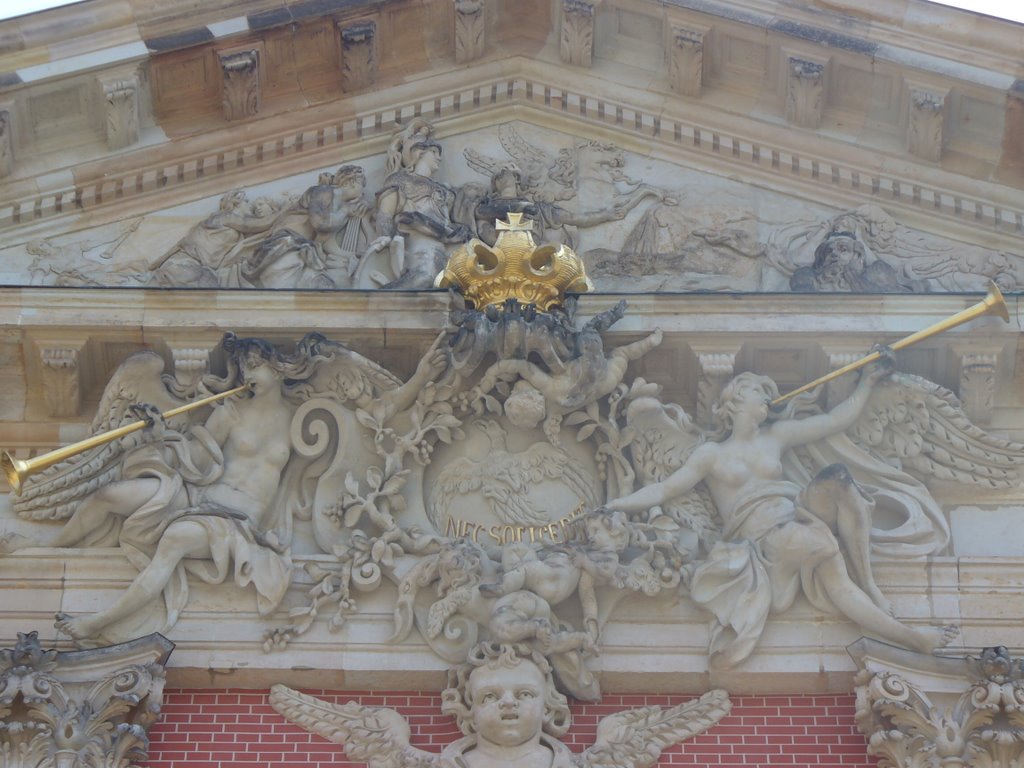 Neues Palais, Giebelrelief by Füxlein