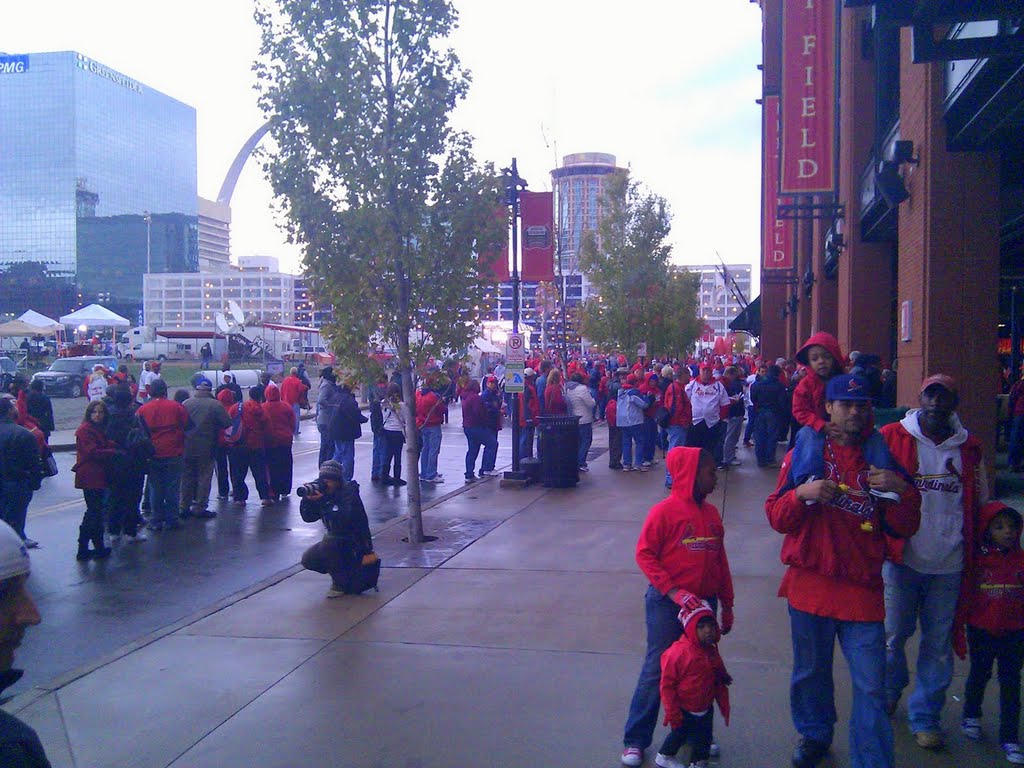 Outside Busch Stadium before game 1 - 2011 World Series by Al Samuelson