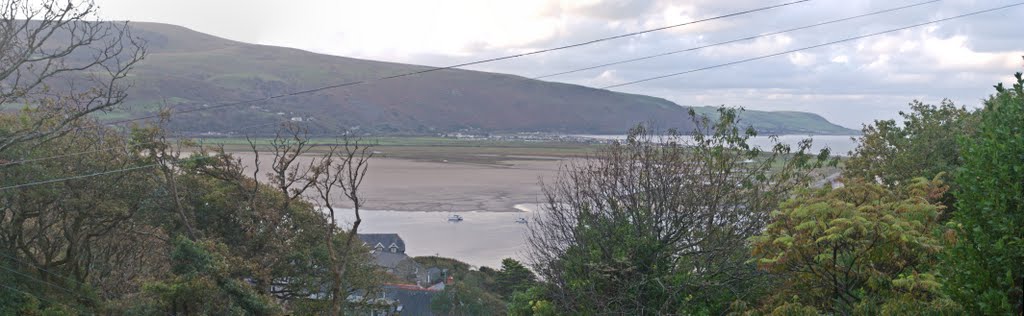 Barmouth from Panorama Road by Rob Shelton