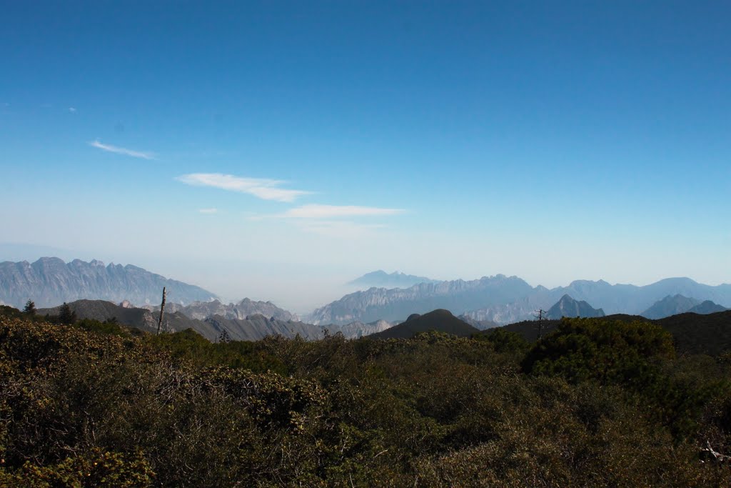 Cumbre del cerro de la Calle by Hector Alanis