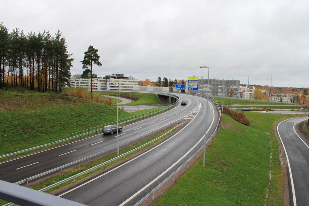 Kehä 1 ramppeja Turunväylälle by Jorma Hokkanen