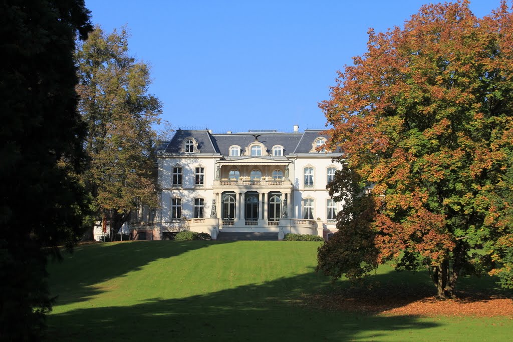 Baden-Baden - Herbst im Park des Palais Biron by Frank Kiefer