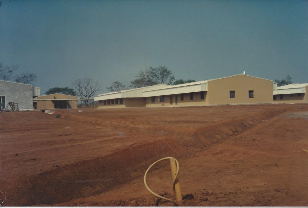 hospital in Ilorin 1984 by Nils Reeves