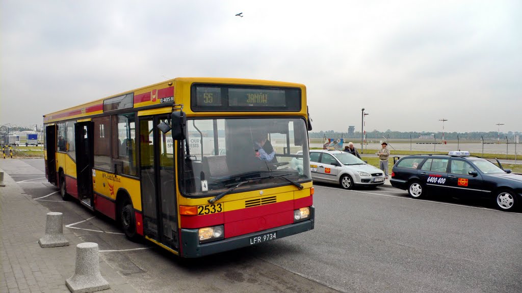 MPK-Łódź, Omnibus Nr. 2533 am Flughafen Łódź, 23.10.2011 by Milsper