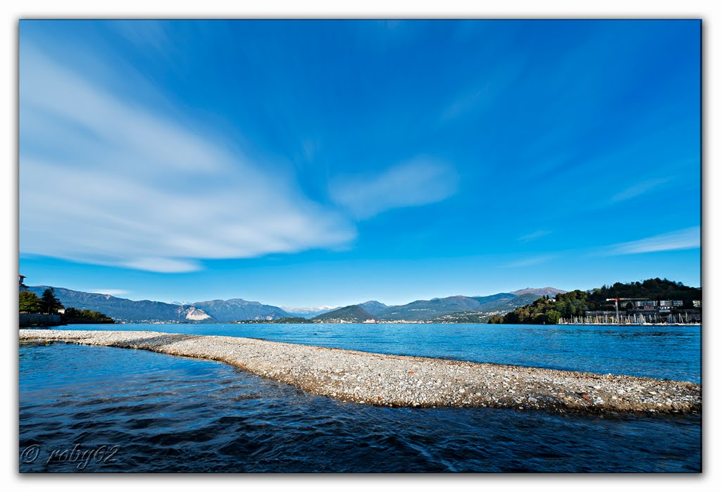 Uno sguardo da Laveno by roby62