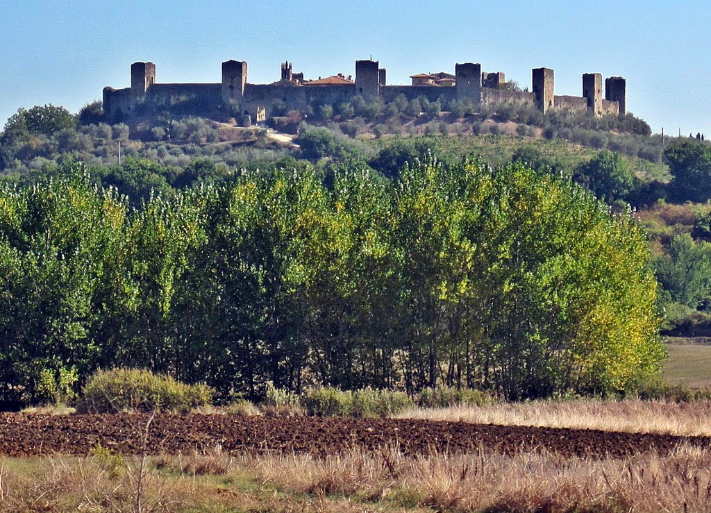 Monteriggione by Johnny Lovesjazz