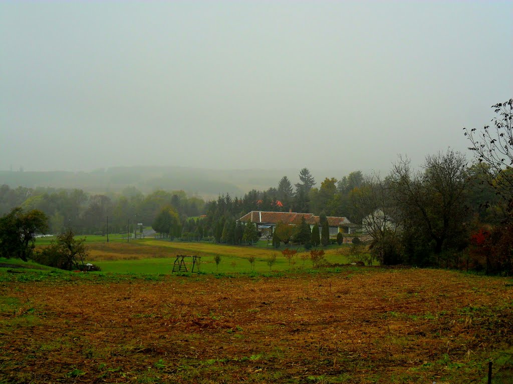 Villager autumn - Falusi őszike by Mata Hary