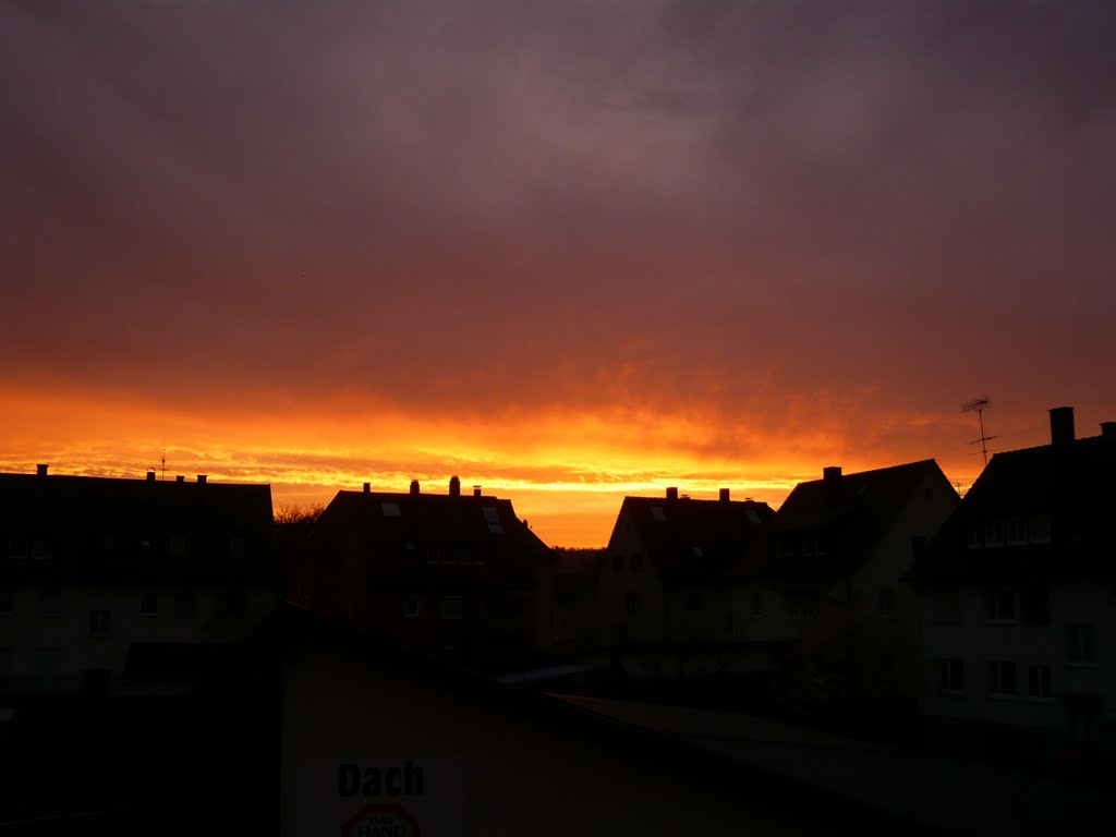 Sonnenaufgang bei Gewitter by jogi-hohnecker