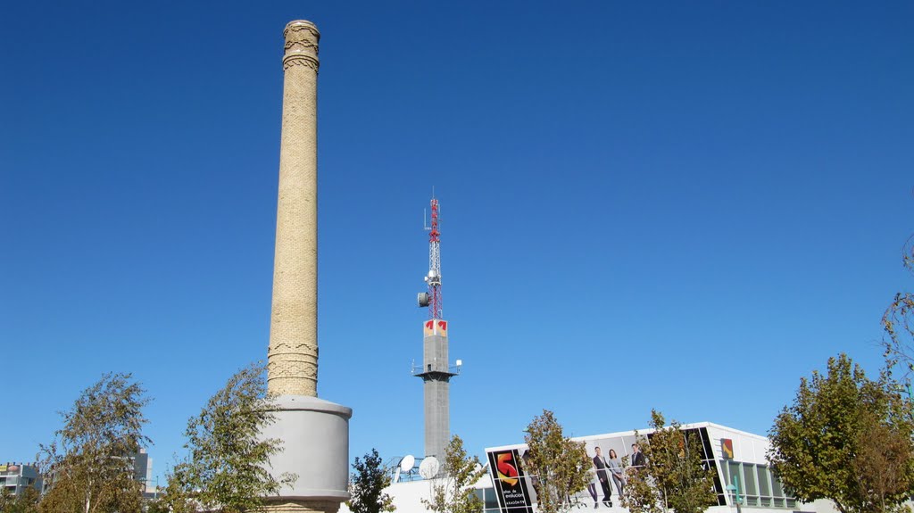 Zaragoza, La Chimenea y Aragón TV. by M Asenvi