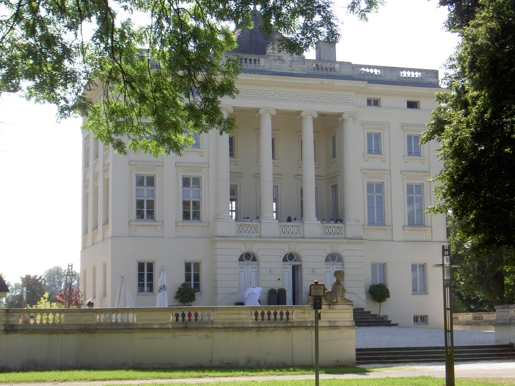 Trier, Schloss Monaise I by Harlecker