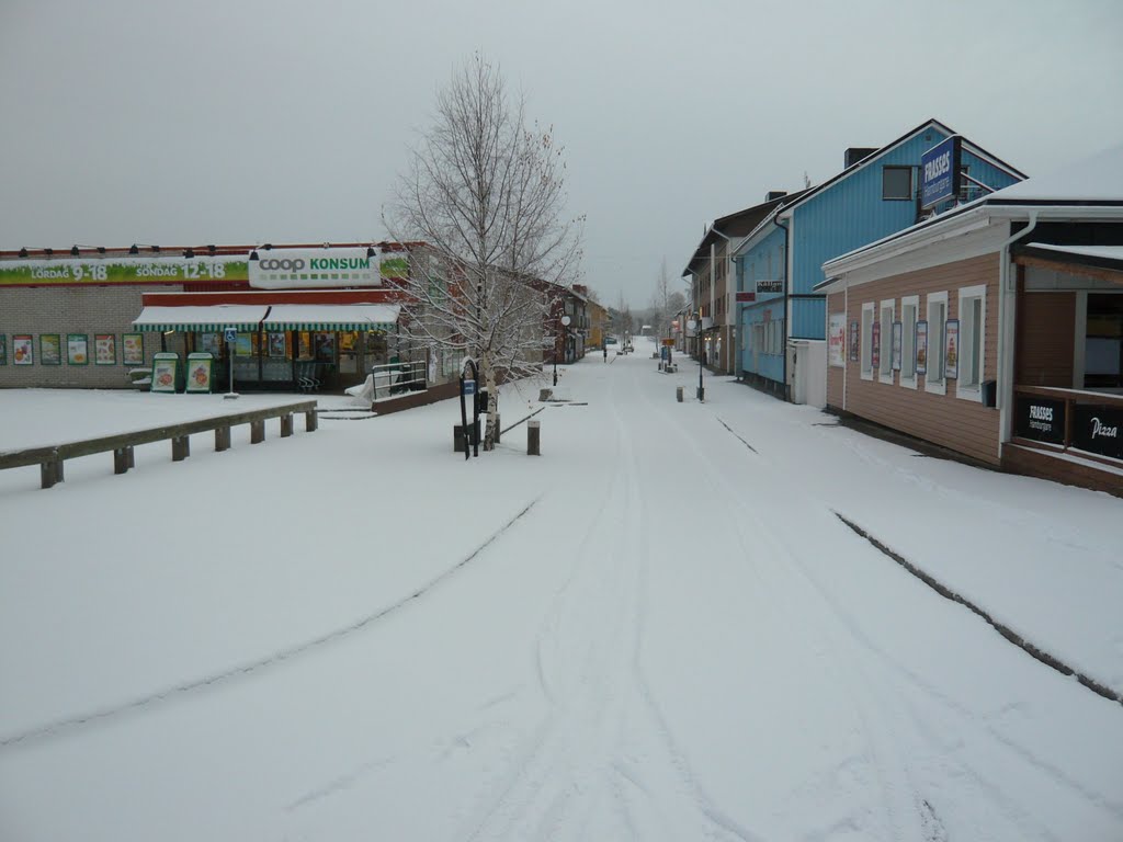 Main street, Arjeplog. by Bo Østergaard