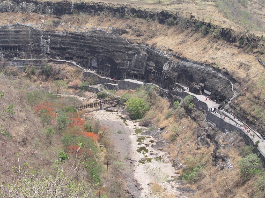 Pohled do údolí skalních chrámů v Ajantě,View of Ajanta Cave Temple, Maharashtra, India by Petrasek1