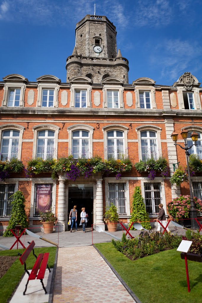 Mairie de face by Marc LECOCQ