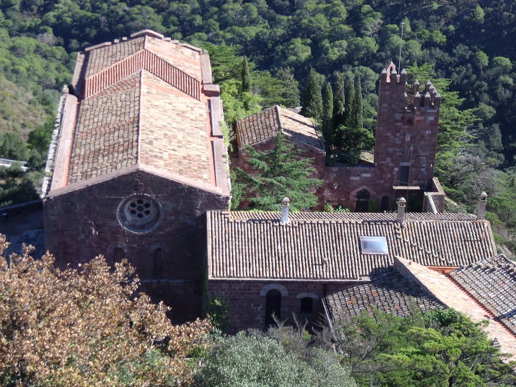 Monasterio de San Miguel de Escornalbou, Riudecanyes by Marcos Prieto García