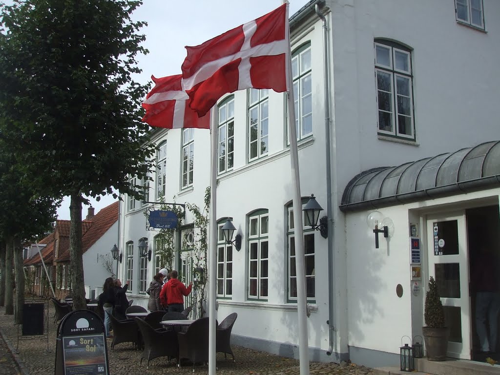 Ein Dorfkrug in Mögeltönder (Dänemark) am 11.Oktober 2011 by Wolfgang Hanko