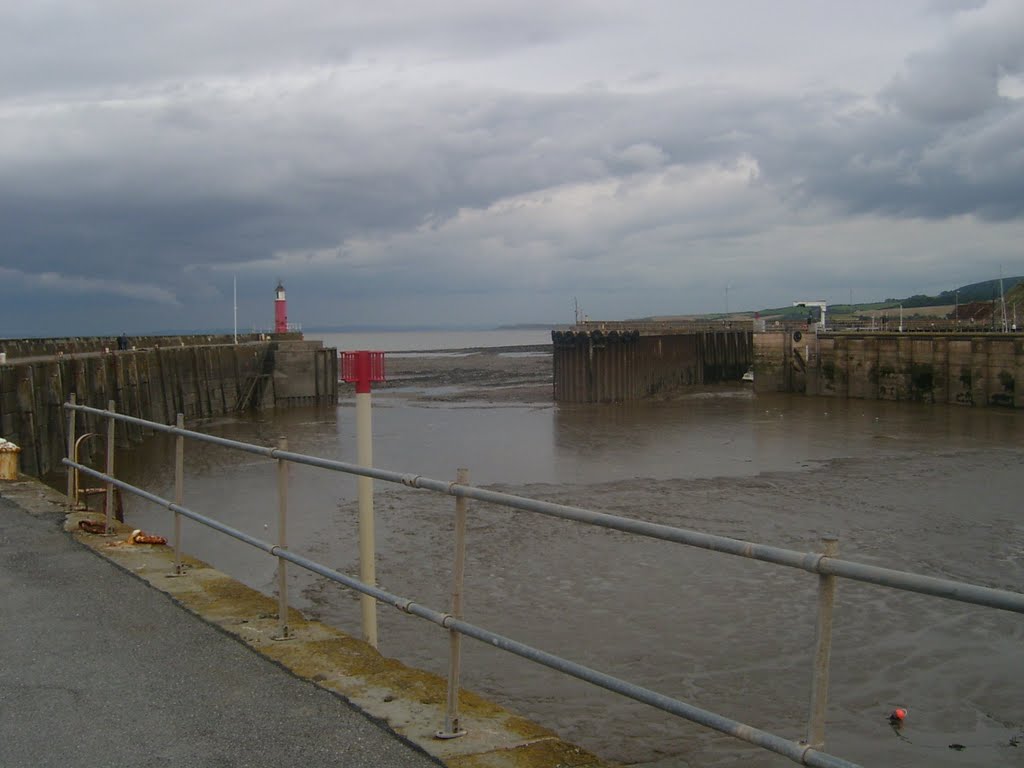 Watchett Harbour, low tide by ivanmichaelovitch