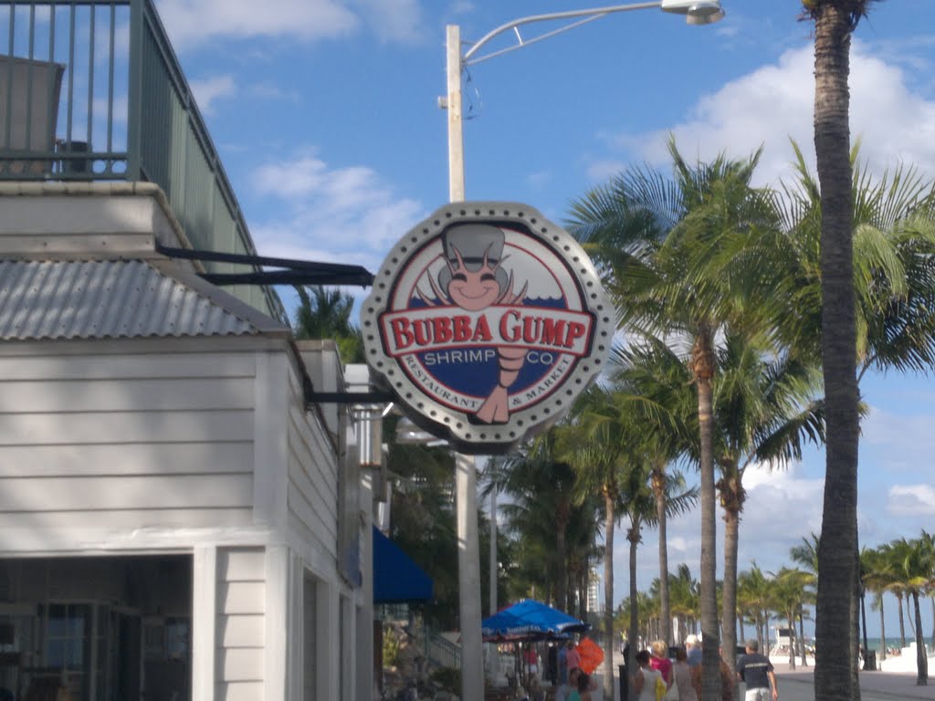 Central Beach, Fort Lauderdale, FL by Julio Guzman