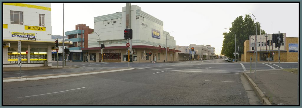 Kable Avenue - Regent Cinema & Olympic Pool by Geoffrey Garrett