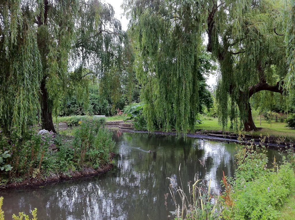 The river at Leeds Castle by FRANBOISE