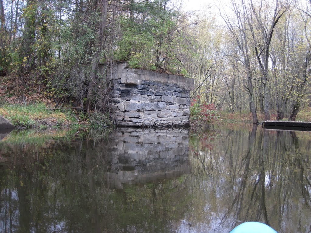 The old abutment of route 9 by midatlanticriverrat