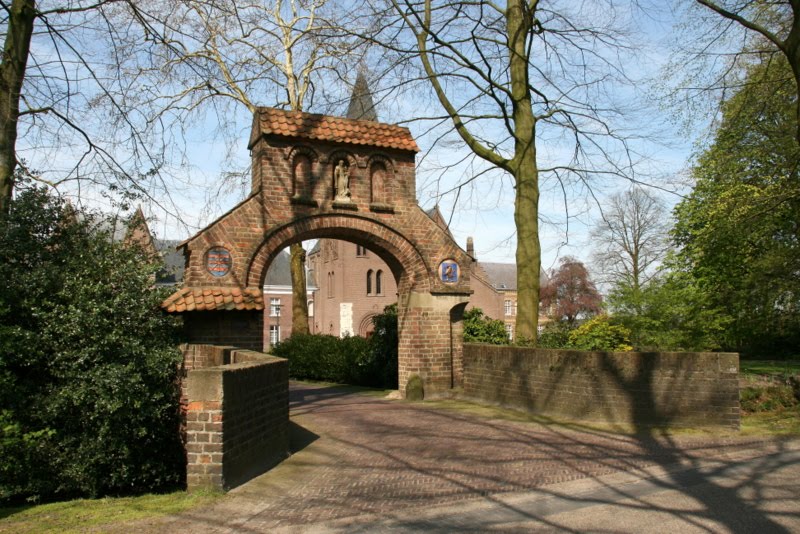 Heeswijk-Dinther - Abdijstraat - Abdij van Berne by Scholte