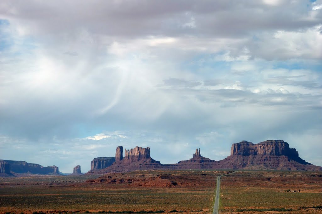 Entrance to Monument Valley (Utah side) by Juri Fontana