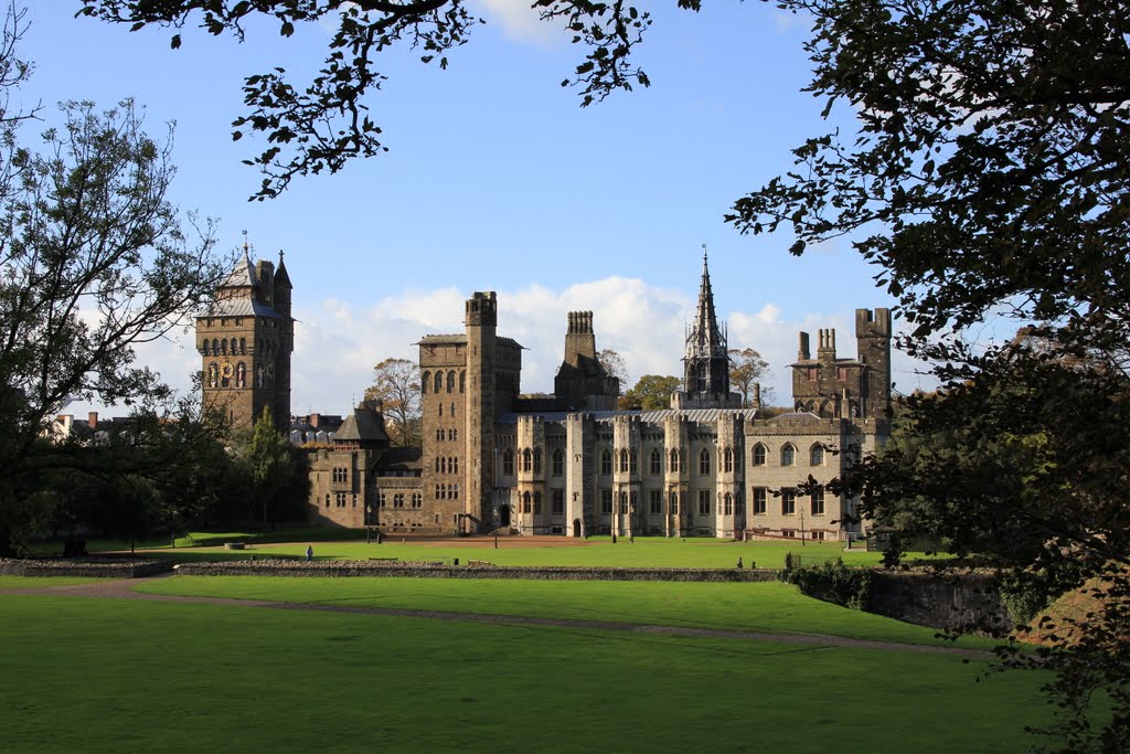 Cardiff Castle by H-Koch