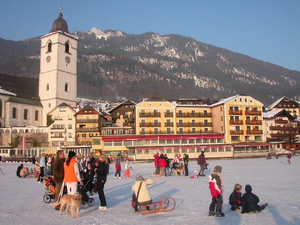 St. Wolfgang im Salzkammergut und Weißes Rössl by regina2601