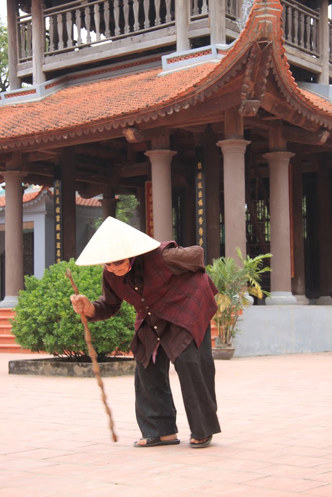 HÀ NỘI - Hà Đông. Chùa làng Hà Trì. Lên chùa by Đăng Định