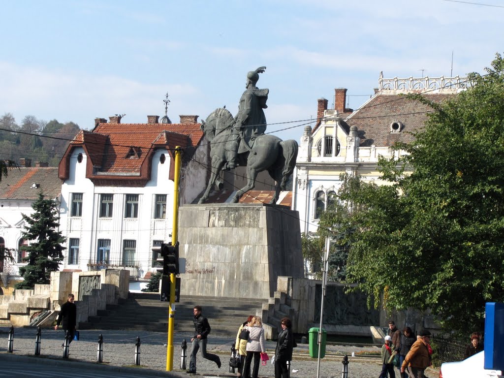 Cluj-Napoca - Piata Mihai Viteazul - Statuia ecvestra a lui Mihai Viteazul - (2011.10.20) by Ani Catalina