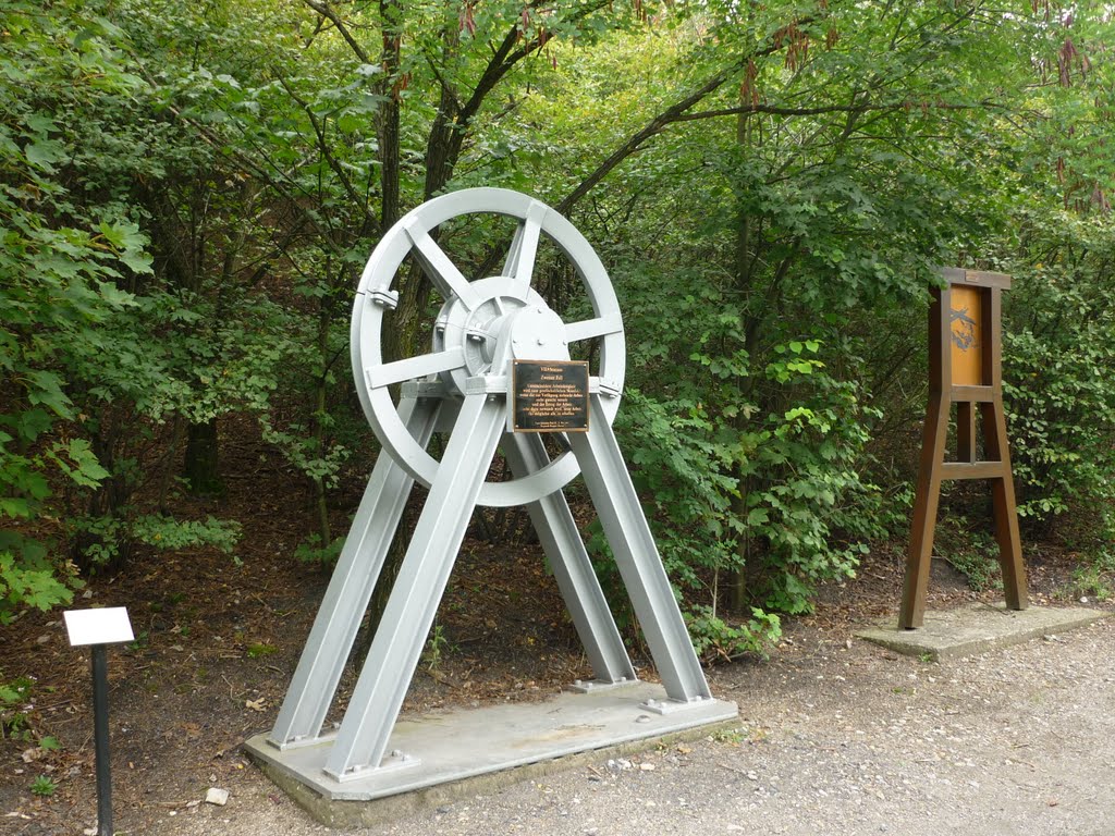 Kreuzweg, Station Nr. 7: Seilscheibe (Halde Haniel, Bottrop-Fuhlenbrock) / 30.08.2011 by Daniil Bartholomae