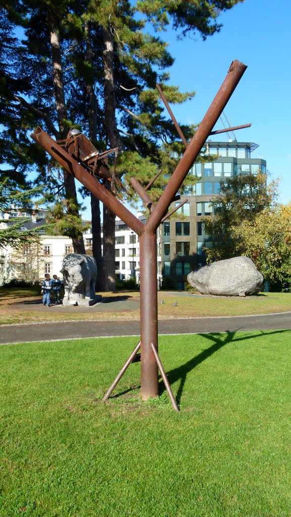 Criquet, 1991 - Denis Castella, Arbre réalisé par Noël Chardonnens by Magda GHALI