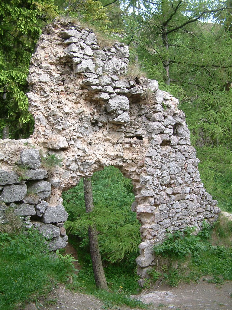 018 52 Vršatské Podhradie, Slovakia by Marián Hubinský