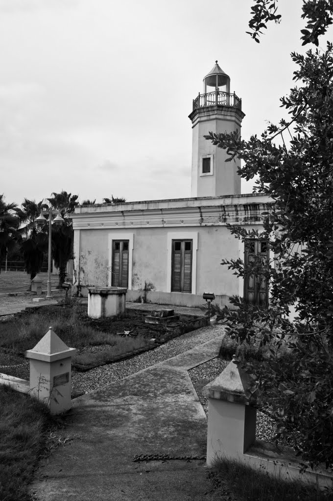 Faro de Arroyo by Pacoaxis