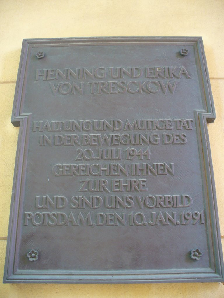 Gedenktafel an Henning von Tresckow by Füxlein