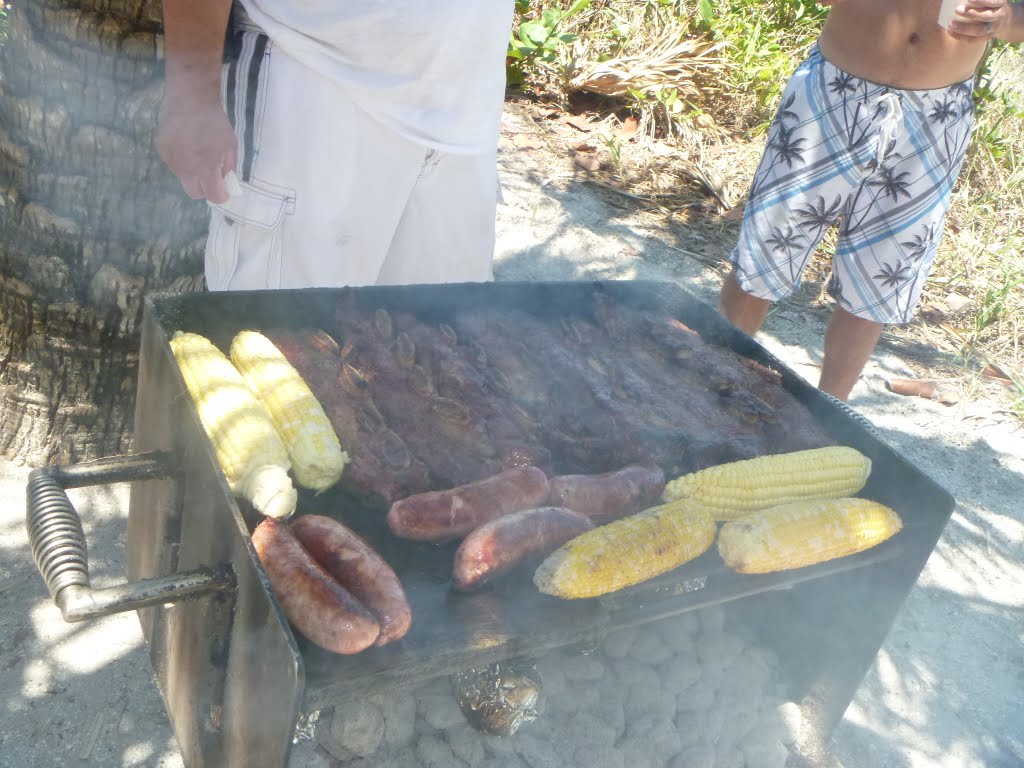 Maiz + Costilla + Chorizo = Asado by Hector Hernando Rome…