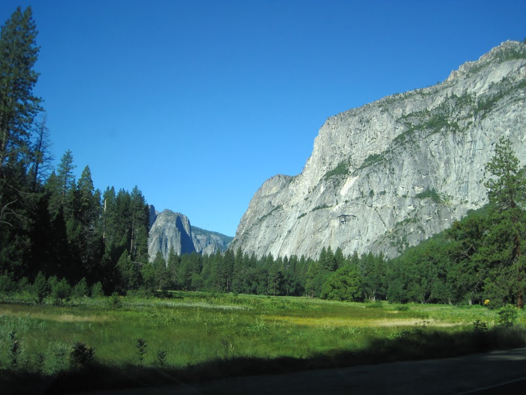 Inside the Majesty of Yosemite Valley road trip 2011 (JUL) by TheDiscoglide