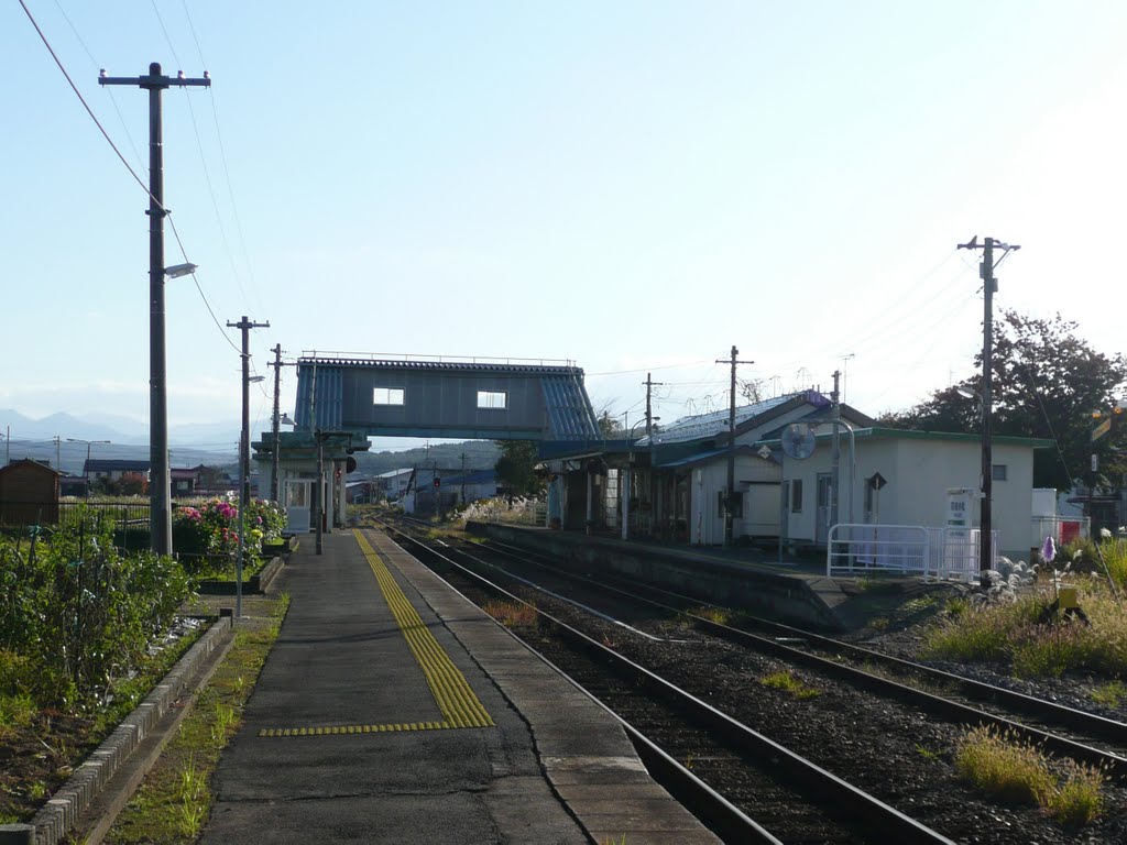 米坂線　羽前小松駅 by d67hide