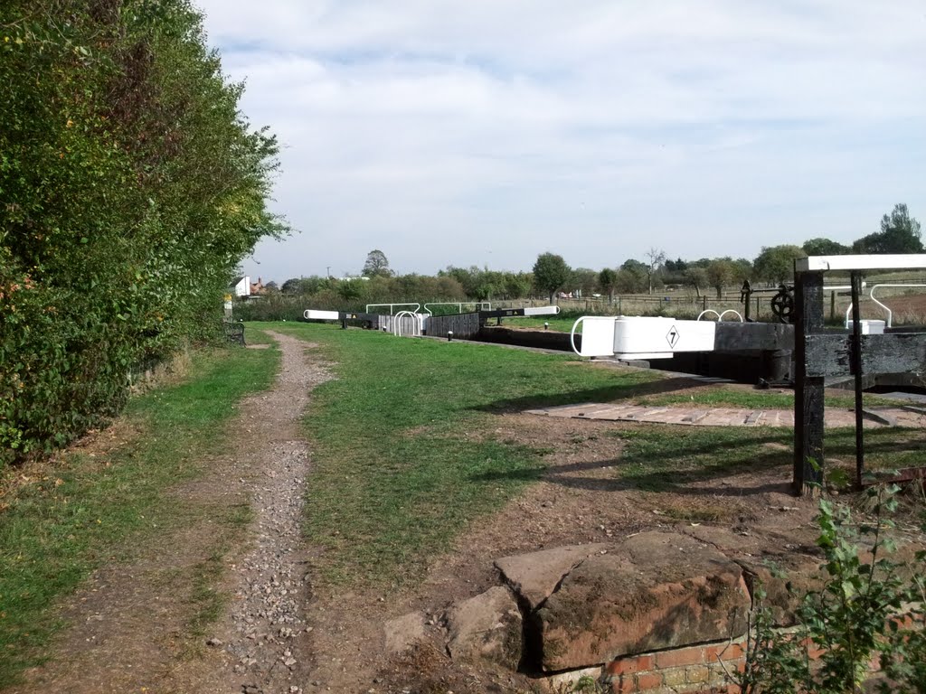 20111001 Lock 7 formerly Ladywood Lock 2 Droitwich Canal by quercusia