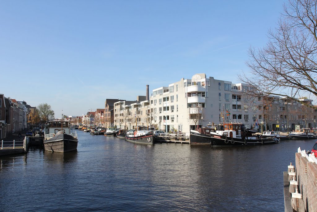 Oude vest / Oude Singel, Leiden by Carel van der Lippe