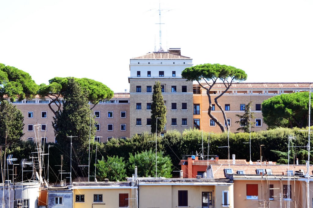 Western facade of the Pontifical North American College, Gianicolo, Rome (seen from Via della Stazione di San Pietro 22), 20111010 by RainoL