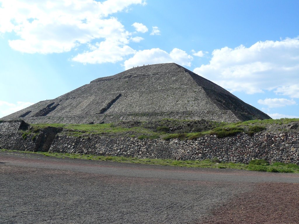 San Juan Teotihuacán, State of Mexico, Mexico by christian_el_gringo