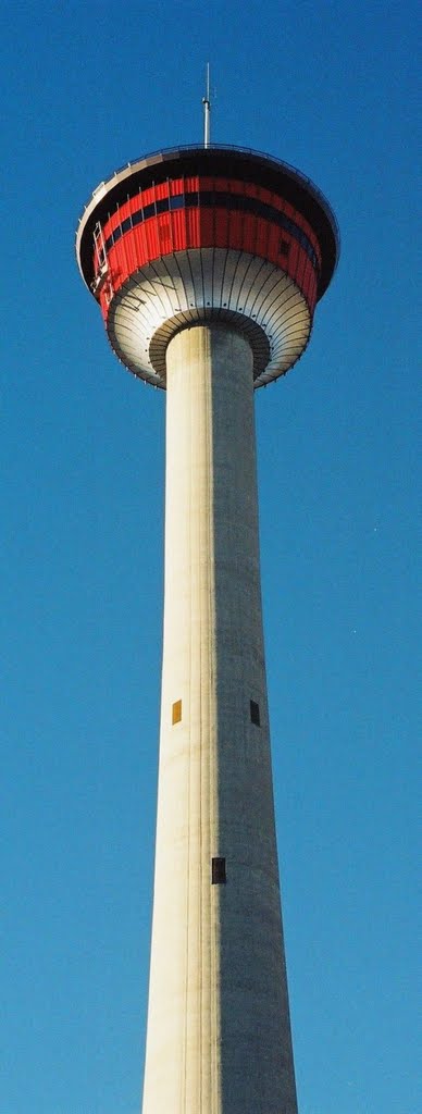 Calgary Tower - Built between 1967 and 1968 the Calgary Tower (191m / 626ft) is a standing observation tower and located in Downtown Calgary, AB - CANADA. by whatawonderfulworld