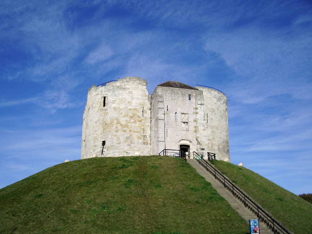 Clifford's Tower by jiffyhelper