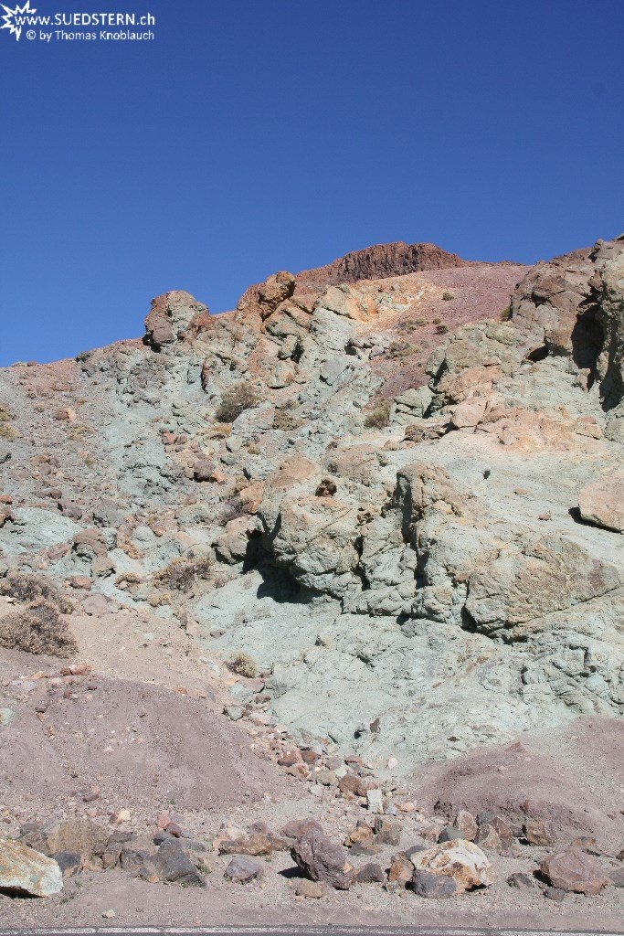 2007-09-03 - Blue lava bricks in Teide National Park (Teneriffa) by www.suedstern.ch